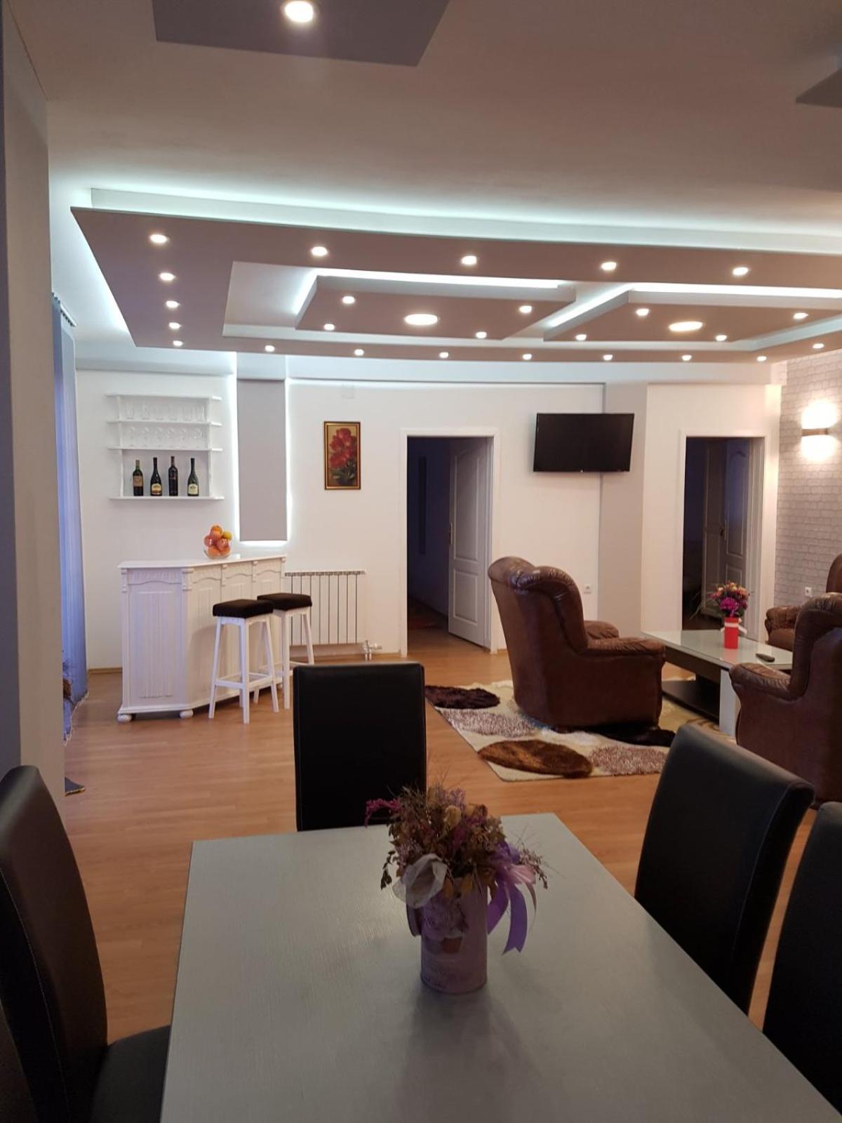 Aleksandar, Bn Centar Apartment *